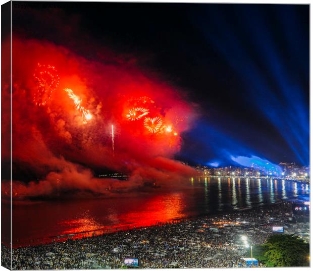 Heart-shaped fireworks at NYE party in Rio, Brazil Canvas Print by Alexandre Rotenberg