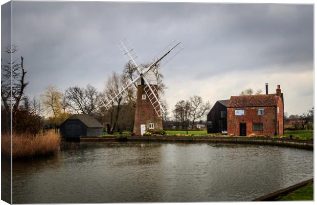 Hunsett Drainage Mill   Canvas Print by chris smith