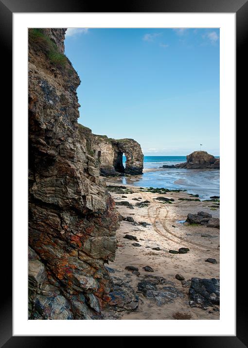 Perranporth rock arch Framed Mounted Print by Linda Cooke