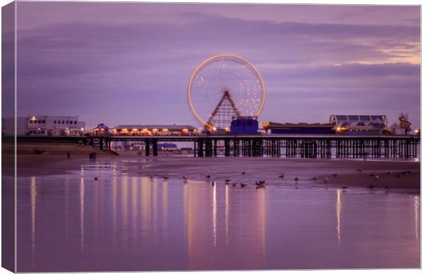 Blackpool at night Canvas Print by chris smith