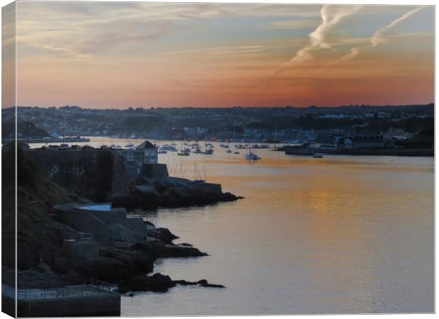 Majestic Sunrise over Plymouth Hoe Canvas Print by Beryl Curran