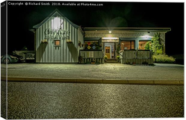 The Claymore Restaurant at night Canvas Print by Richard Smith