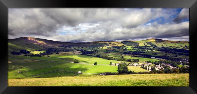 The Hope Valley Castleton Framed Print by Darren Burroughs