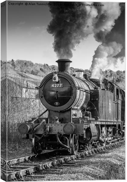 Steam train Canvas Print by Alan Tunnicliffe
