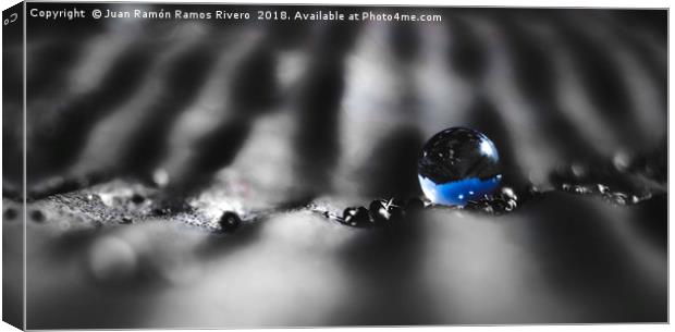Blue crystal ball Canvas Print by Juan Ramón Ramos Rivero