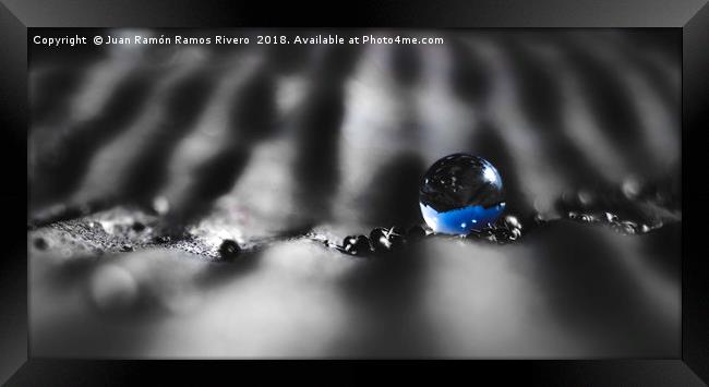 Blue crystal ball Framed Print by Juan Ramón Ramos Rivero