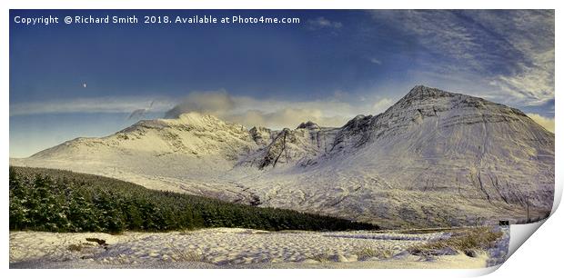 West ridge of the Black Cuillin Mountains Print by Richard Smith