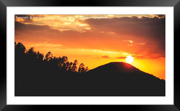 Golden sunset Framed Mounted Print by Juan Ramón Ramos Rivero