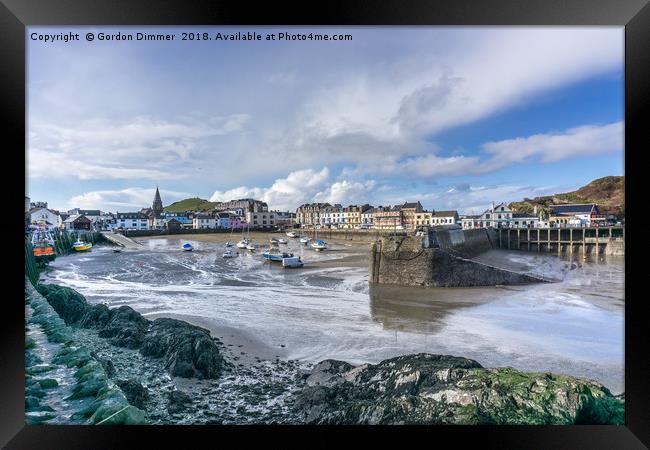 A View of Ilfracombe Harbour at Low Tide Framed Print by Gordon Dimmer