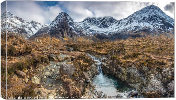 Looking up Coire na Creiche Canvas Print by Richard Smith