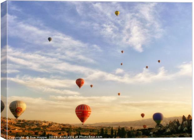 romantic ride in hot air balloon Canvas Print by Sue Hoppe