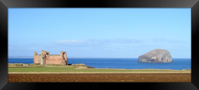 tantallon castle-north berwick Framed Print by dale rys (LP)