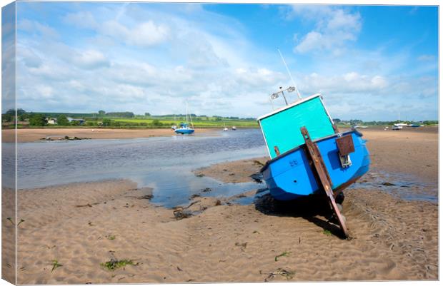 Boat in Alnmouth Harbour Canvas Print by Jean Gill