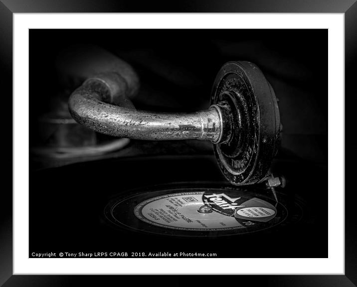  È FINITO Framed Mounted Print by Tony Sharp LRPS CPAGB