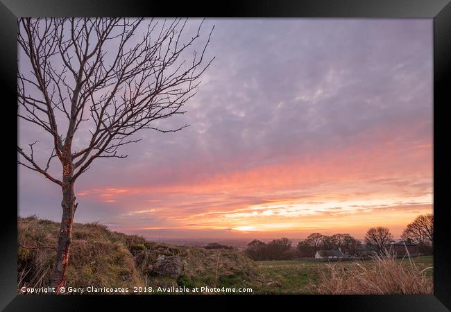 A sunset at Cleadon hill  Framed Print by Gary Clarricoates