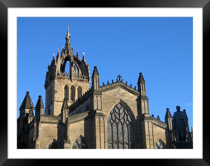 St Giles Cathedral, Edinburgh Framed Mounted Print by Linda More