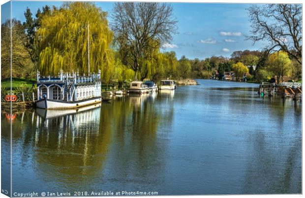 The River Thames At Streatley Canvas Print by Ian Lewis
