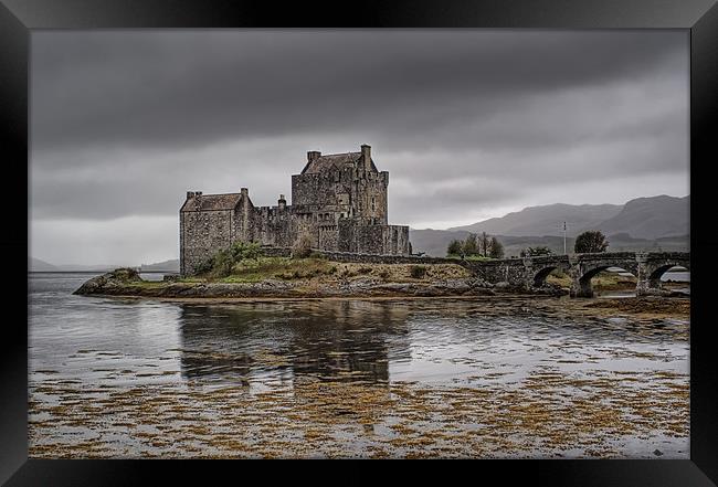 Eilean Donan Castle Framed Print by Sam Smith