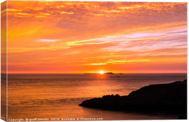 Pembrokeshire sunset Canvas Print by geoff shoults