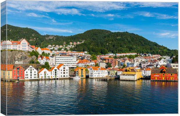 Bergen scenic waterfront Canvas Print by Andrew Michael