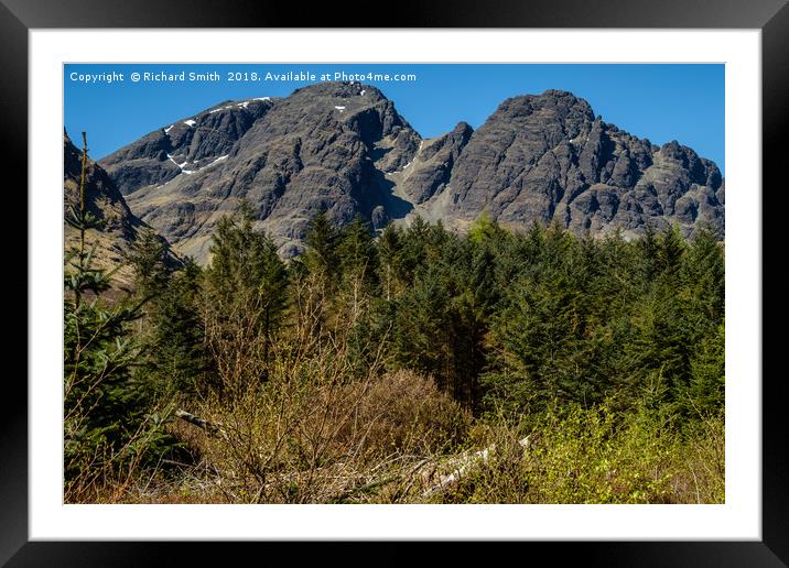 Blaven from the hillwalker's carpark Framed Mounted Print by Richard Smith