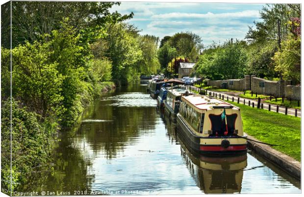 The Oxford Canal At Thrupp Canvas Print by Ian Lewis