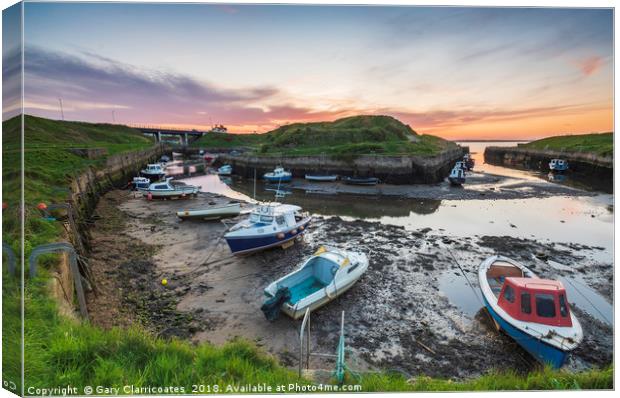 Sunset at Seaton Sluice Canvas Print by Gary Clarricoates