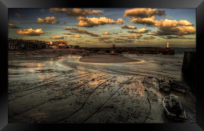 Beach & Harbour at St Ives Framed Print by Rob Hawkins