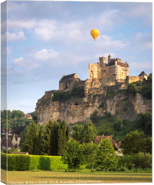 Hot Air Ballon Over Chateau de Beynac, France. Canvas Print by Garry Smith