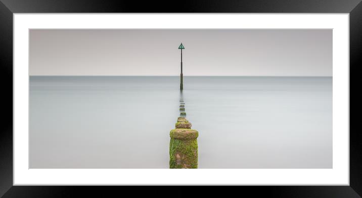 teignmouth sea groyne Framed Mounted Print by kevin murch