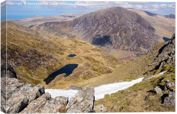 Pen yr Ole Wen from Y Garn Canvas Print by Pearl Bucknall