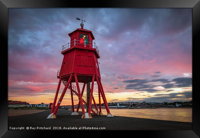 Herd Lighthouse Sunset Framed Print by Ray Pritchard