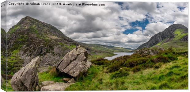 Welsh Mountains of Snowdonia Canvas Print by Adrian Evans