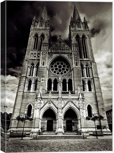 Truro Cathedral Canvas Print by colin ashworth
