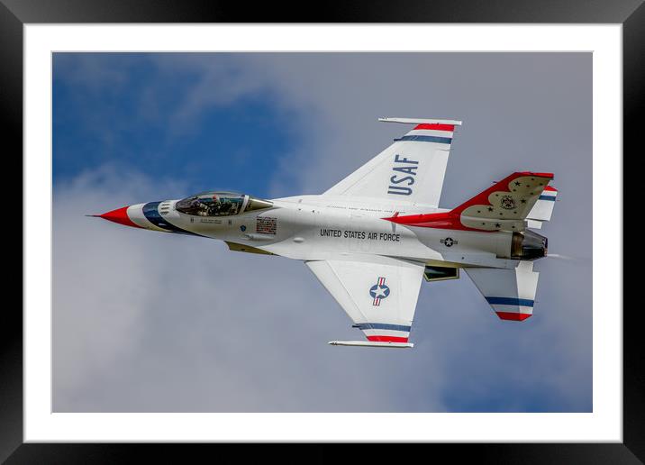 USAF Thunderbirds display Framed Mounted Print by Oxon Images