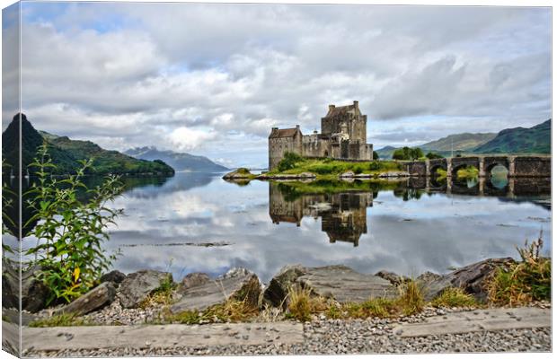 Eileen Donan on the loch another view Canvas Print by JC studios LRPS ARPS