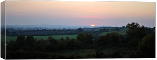 Autumn Sunset in the Chilterns Canvas Print by graham young