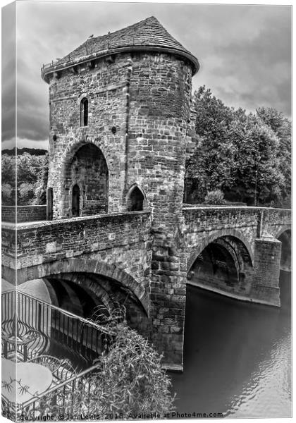 The Gateway To Monmouth Canvas Print by Ian Lewis