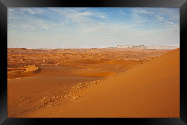 The Red Sands, Riyadh Framed Print by Simon Curtis