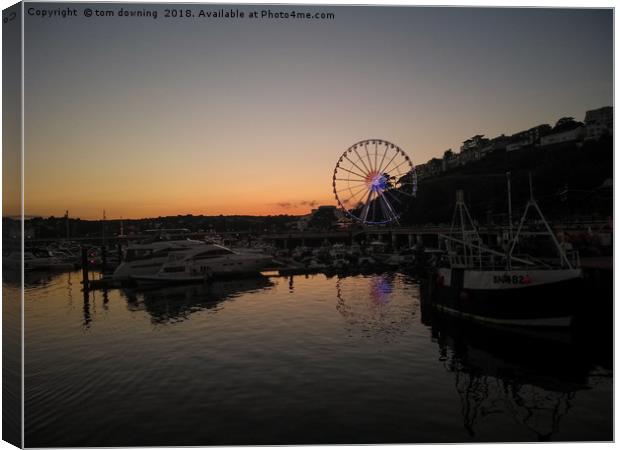 Sunset over Riviera wheel Canvas Print by tom downing