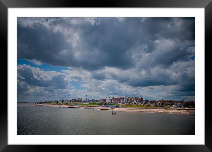 Southwold beach and lighthouse. Framed Mounted Print by Linda Cooke