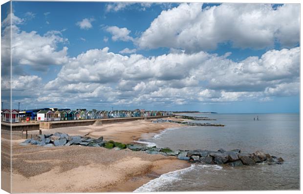  Southwold beach chalets Canvas Print by Linda Cooke