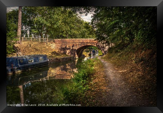 Towpath to Pewsey Bridge Framed Print by Ian Lewis