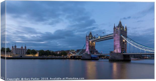 Tower Bridge, London, at sunset Canvas Print by Gary Parker