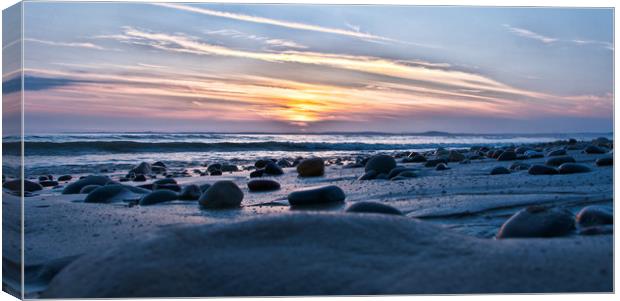 Sker Beach sunset                      Canvas Print by jason jones