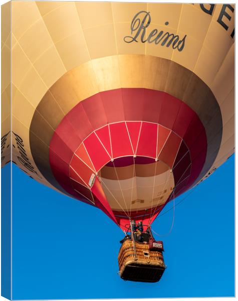 Strathaven Balloon Festival Flights Canvas Print by George Robertson