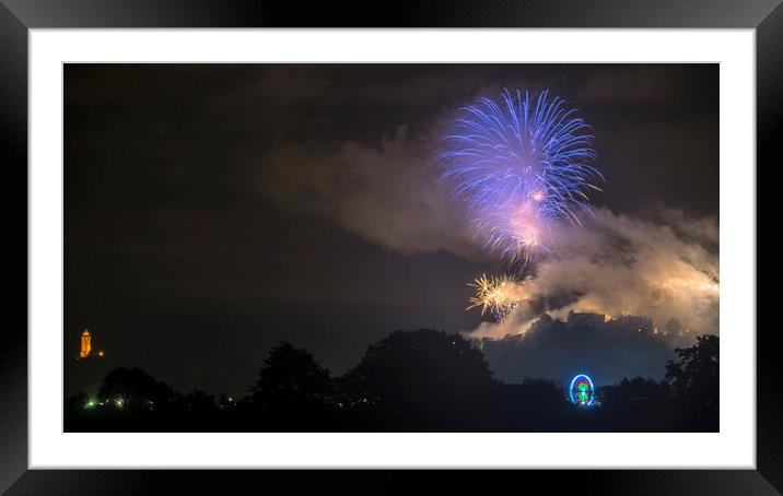 Fireworks,Wallace monument and Stirling Castle Framed Mounted Print by Garry Quinn