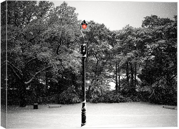 Lampost Canvas Print by Louise Godwin