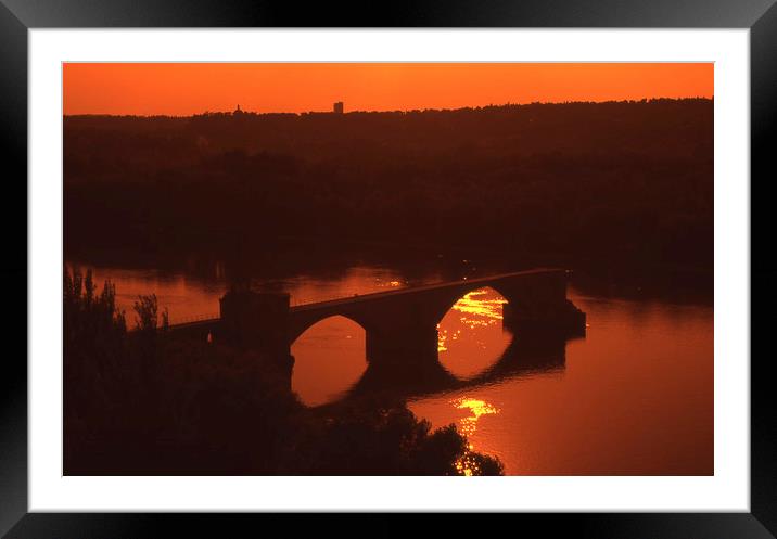 Avignon bridge (horizontal image) Framed Mounted Print by Alfredo Bustos
