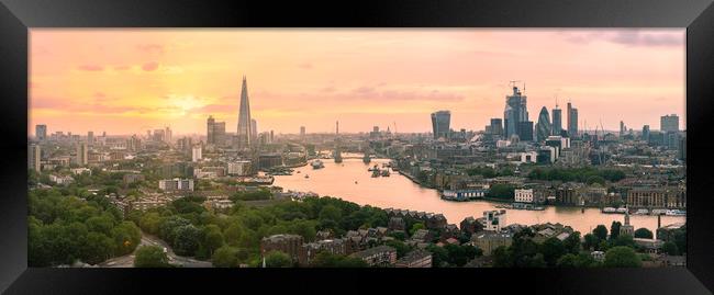 London Skyline at Sunset. Framed Print by Daniel Farrington